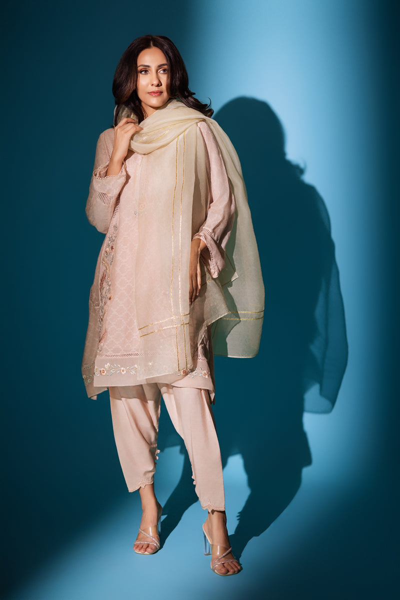 Kashmiri Chai with Pants