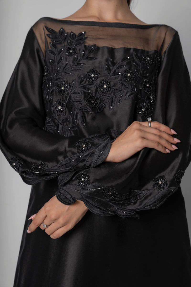 Floating Petal in  Black